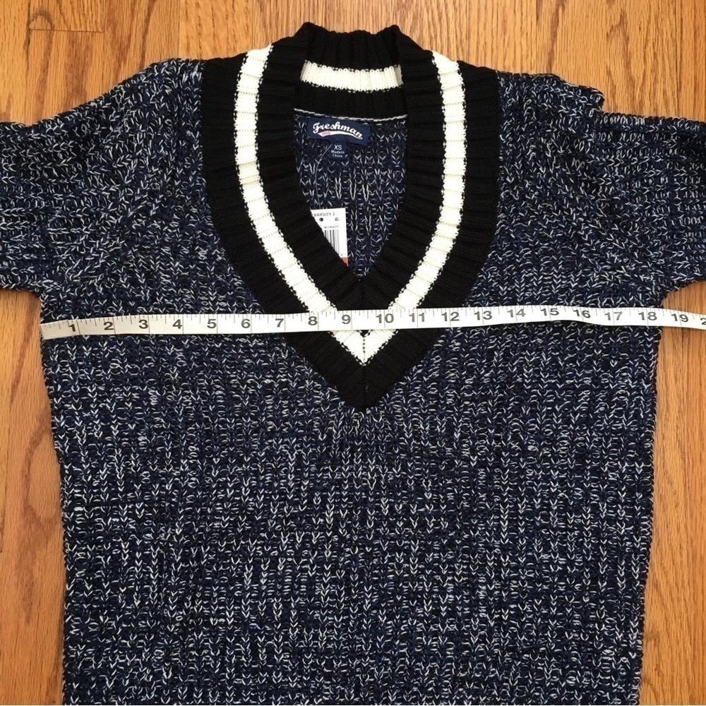 Freshman Varsity over size V-neck long sleeve chunky knit pull over sweater - Picture 7 of 16